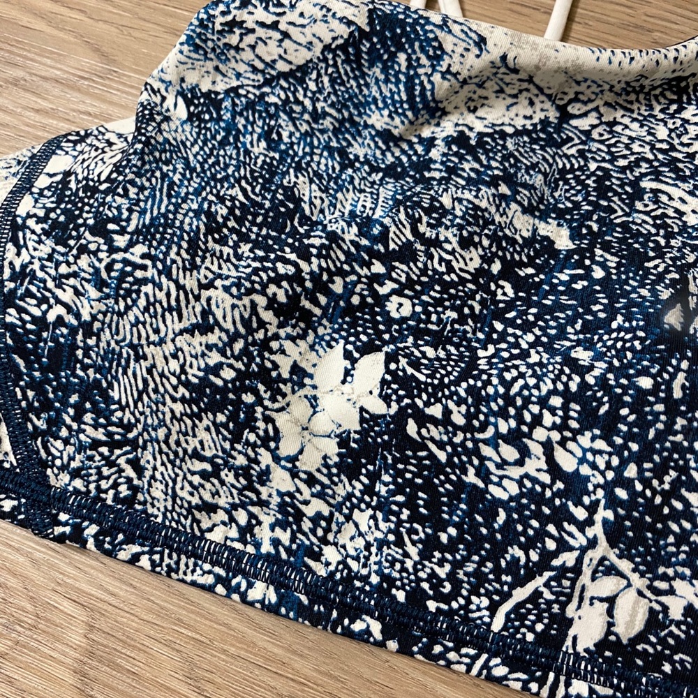 Lululemon Free to Be *High Neck Bra